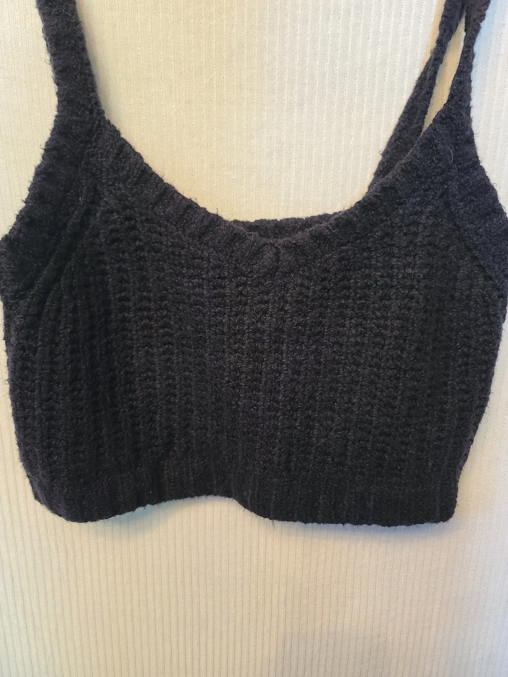 Black Ribbed Knit Cropped Tank - Women